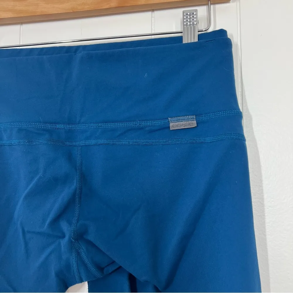 Oiselle Blue Capri Leggings - Image 8