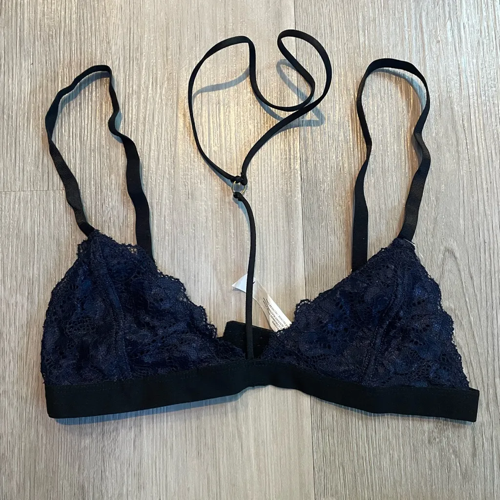 NWOT Urban Outfitters Out From Under Navy Blue Lace Choker Bralette size Small - Image 2