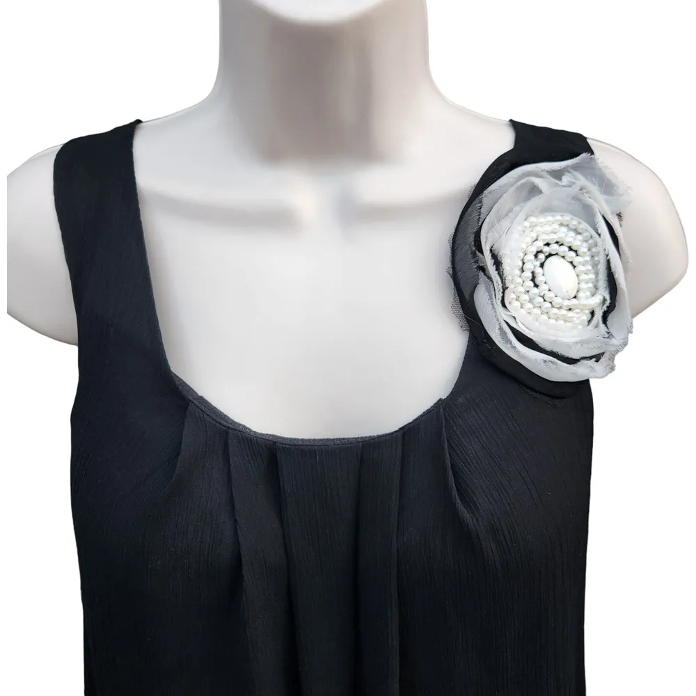 PERIDOT Women’s Medium Black Tank Top White Flower Appliqué Cinced Waist - Image 2