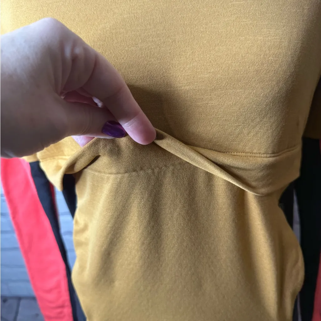 Nike Women's Therma sphere Long Sleeve running tee infrared sleeves XS - Image 2