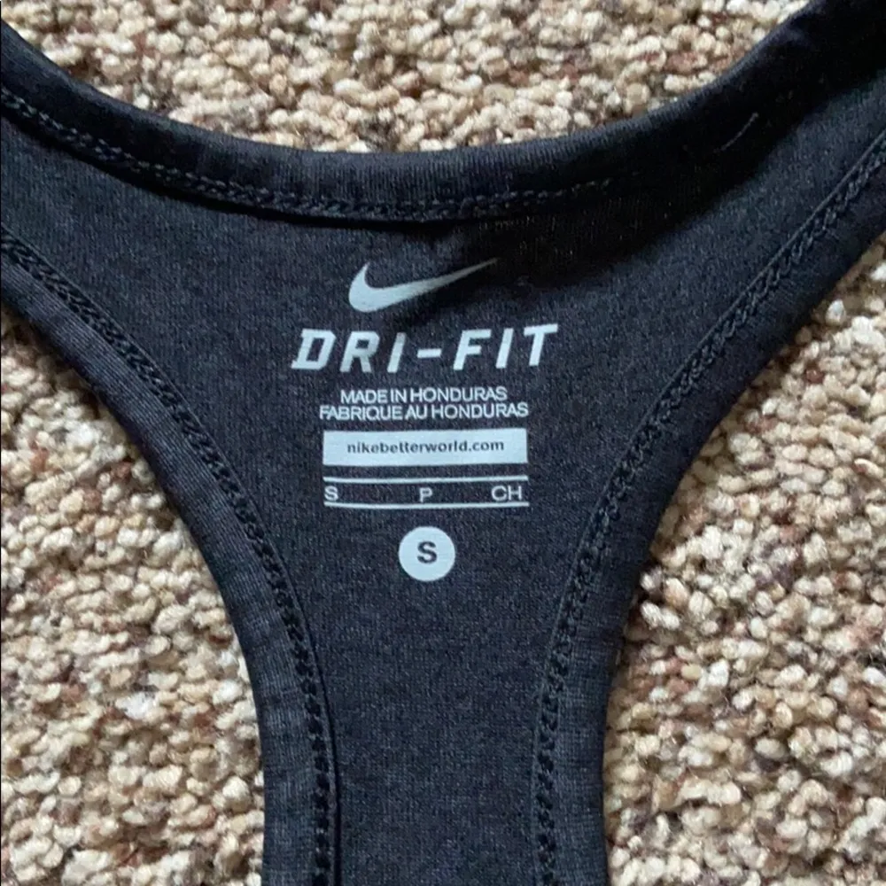 Nike workout tank - Image 2