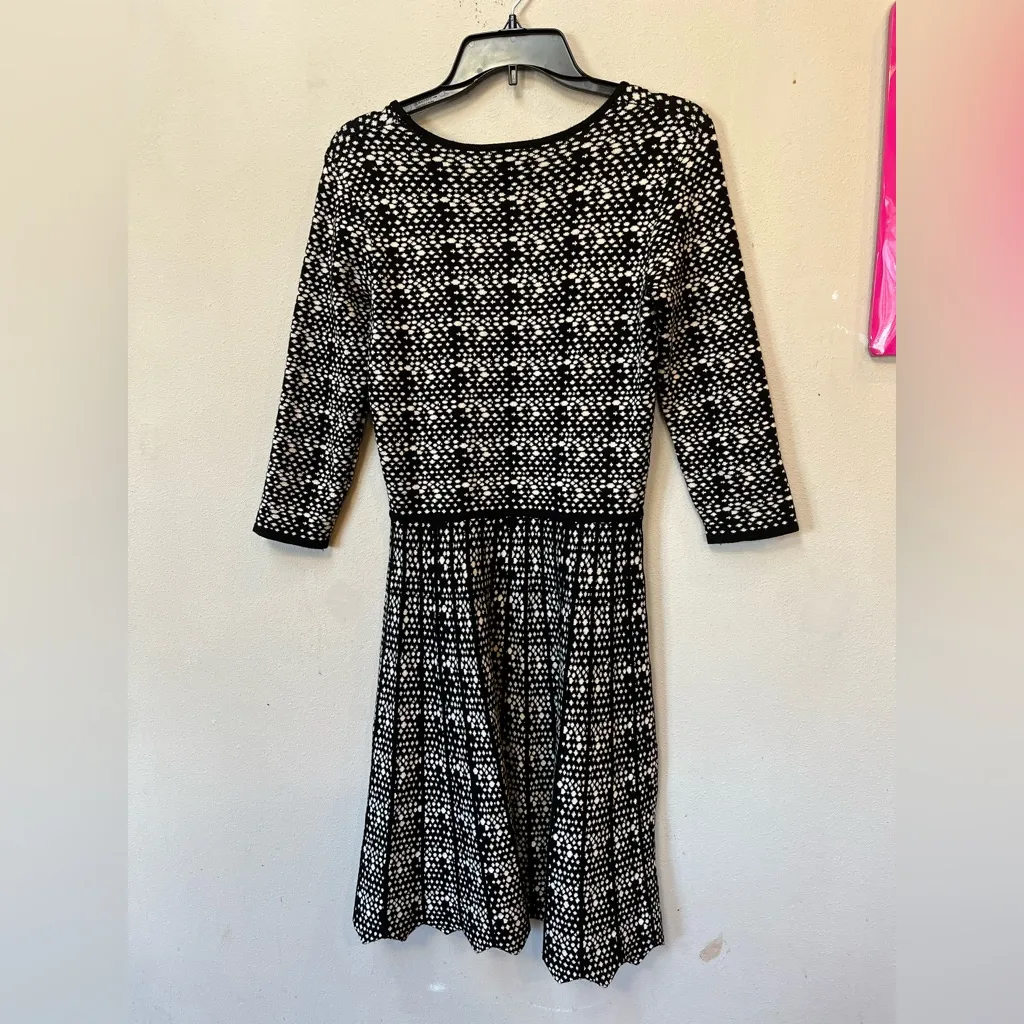 Taylor Black & Cream Jacquard Sweater Dress – Fit & Flare – Scalloped Hem Small - Image 2