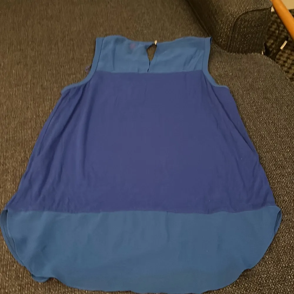 Blue sheet and fabric top - Image 6