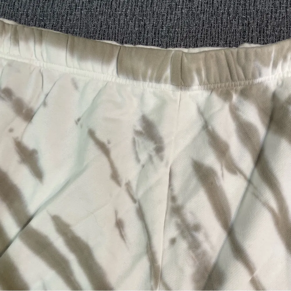 Good American Tie-Dye Summer Sweat Shorts - Image 5