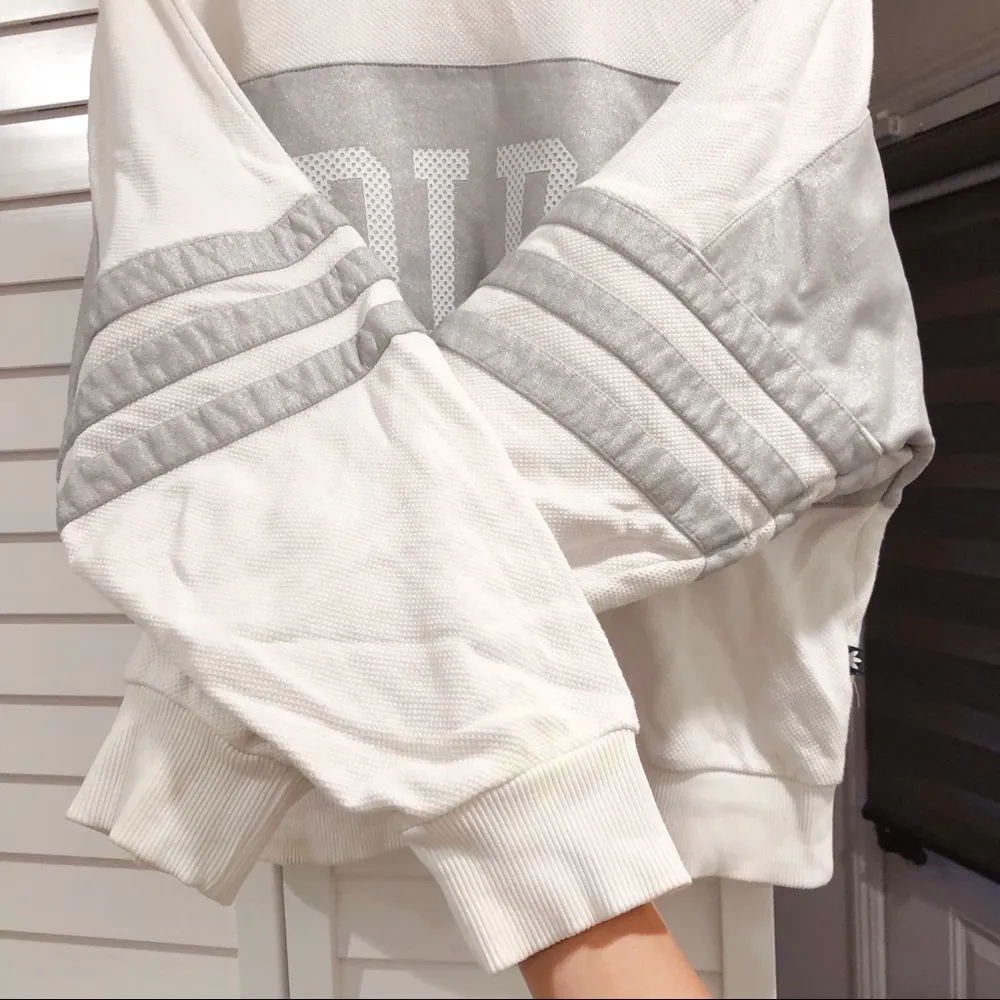 Adidas Vintage Style Crewneck Sweatshirt - Image 3