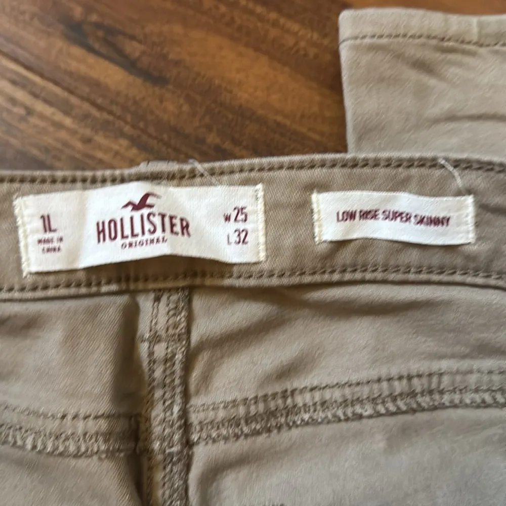 Hollister super skinny jeans bundle white jeans, size 1 L tan jeans, size 1 L - Image 3