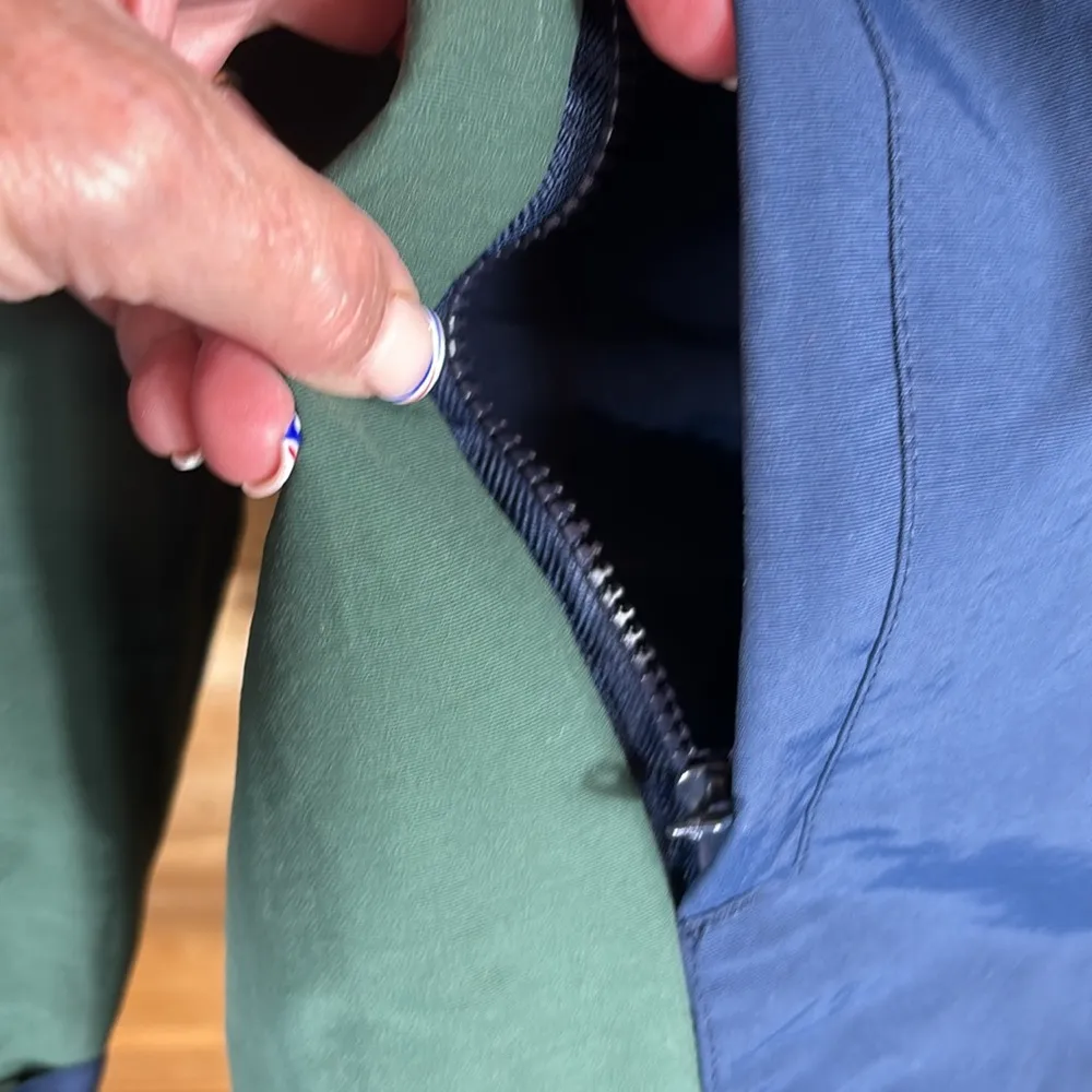 Walt Disney World Women's Jacket, Detachable Hood, Lined, Green/Navy, Size LG Green - Image 5