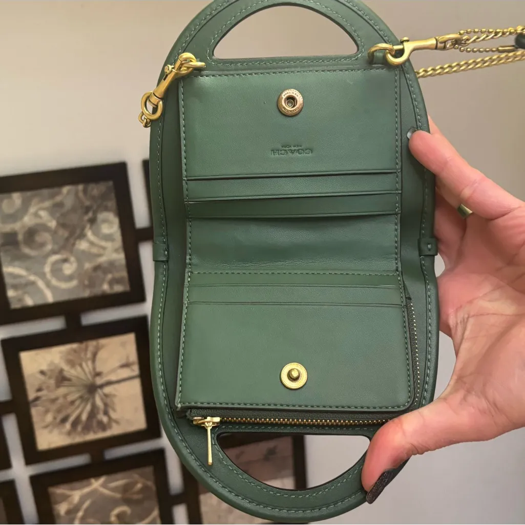 Authentic COACH 1941  Glovetanned leather Chain Shoulder Bag/Wallet/clutch - Image 2