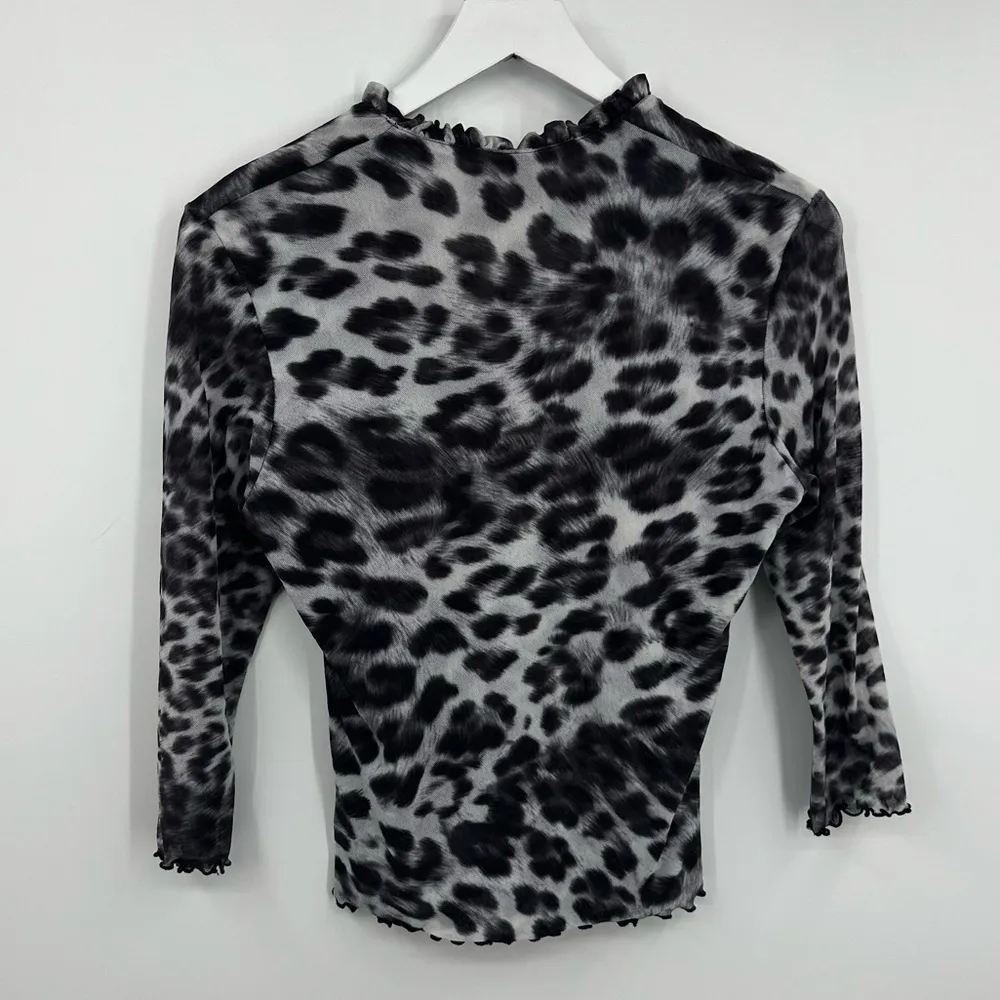 Vintage Y2K Leopard Sheer Shirt Size Medium V Neck Early 2000s - Image 7