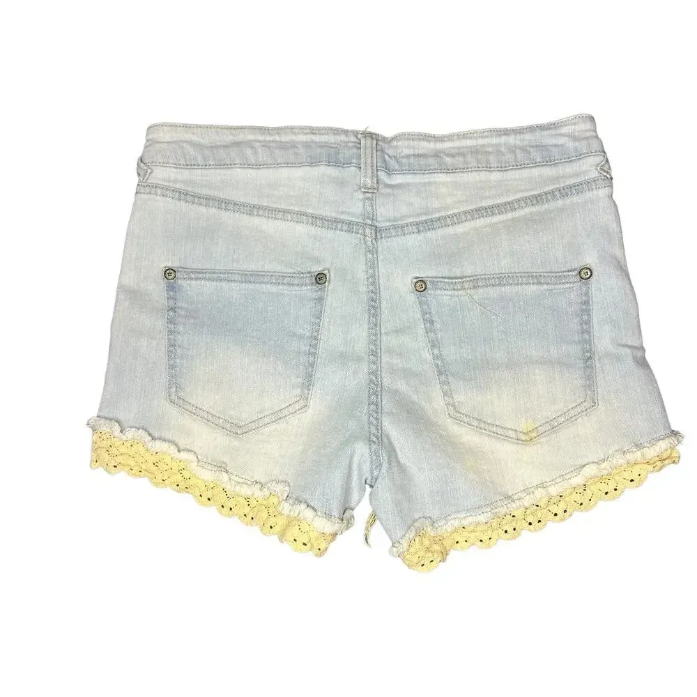 Altar'd State Women's 28 Pantera Boho Denim High Rise Lace‎ Hem Shorts - Image 3