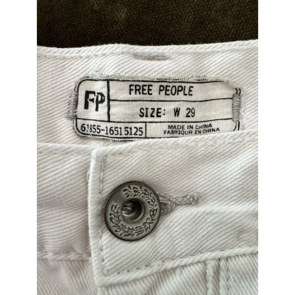 Free People Jean Shorts Ivory White Button Fly Distressed Size 29 - Image 7
