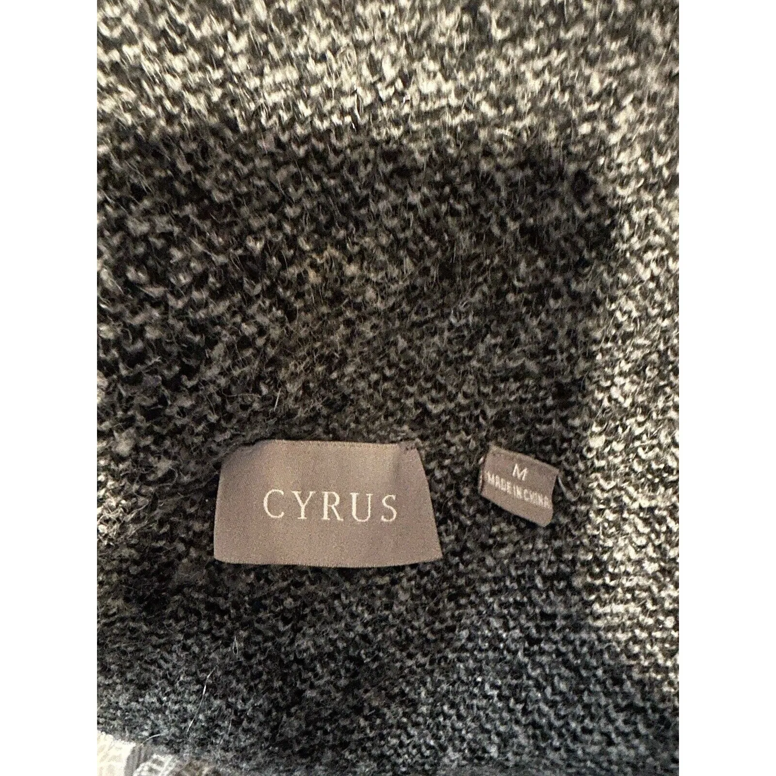 Cyrus Cardigan Charcoal Gray Fuzzy Pockets Open Front Duster Sweater Size Medium - Image 3