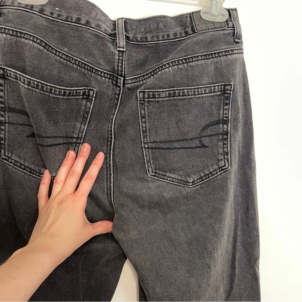 AMERICAN EAGLE AE Mom Jean Black Wash High Waisted High Rise Cropped Crop Ankle - Image 16