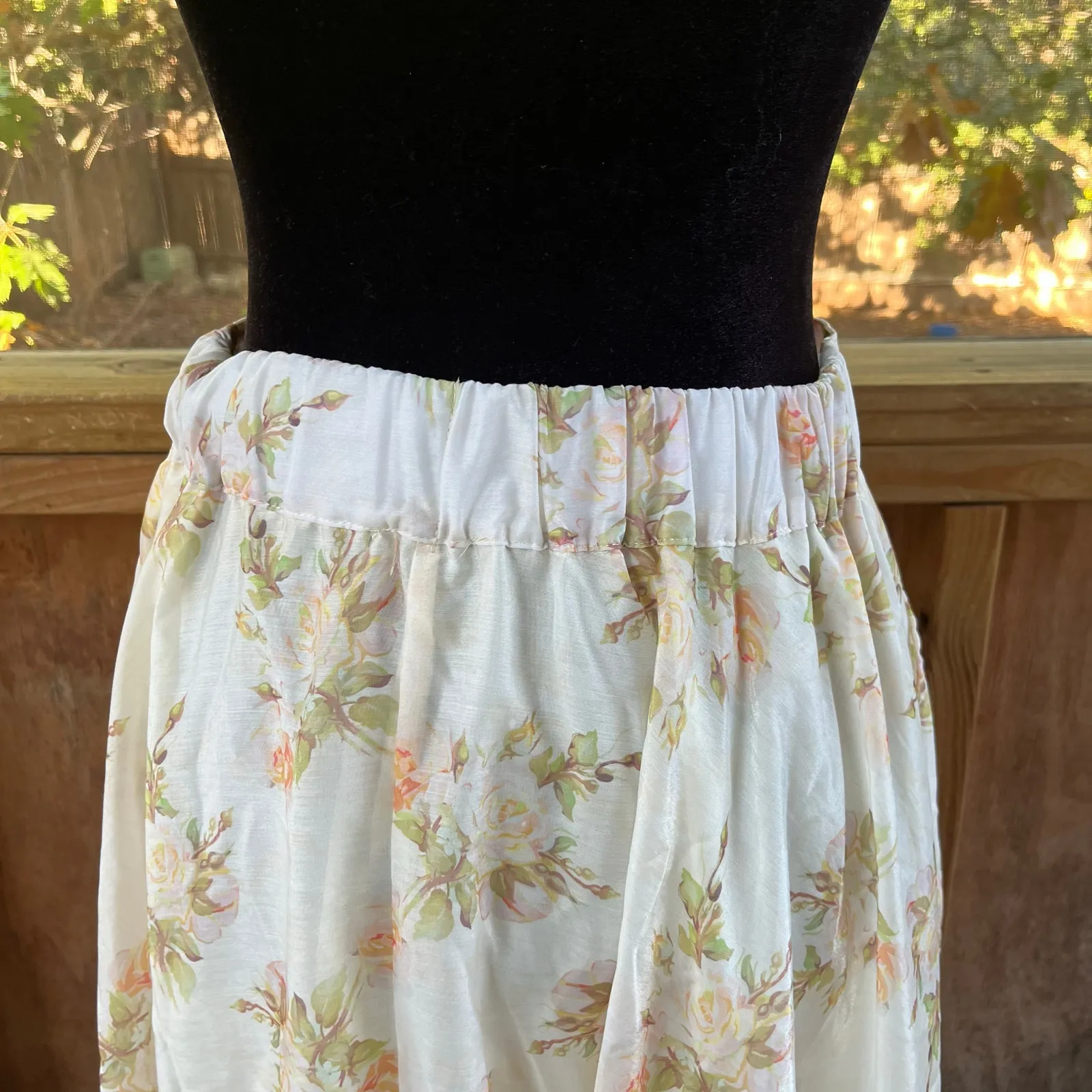 Mable Napheesa Floral Crop Top And Skirt Set Size M Size M - Image 10