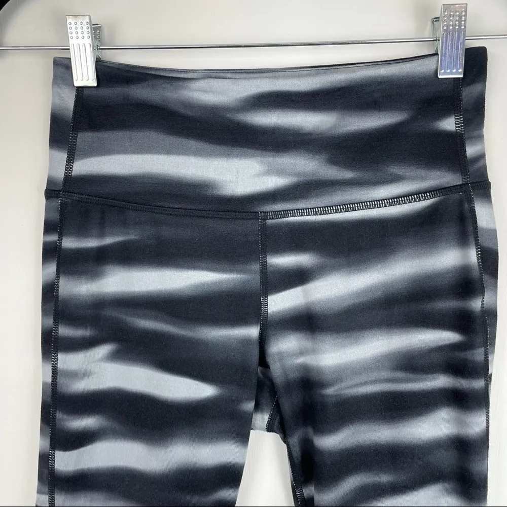 Athleta High Rise H2O Chaturanga Capri Leggings - Image 4