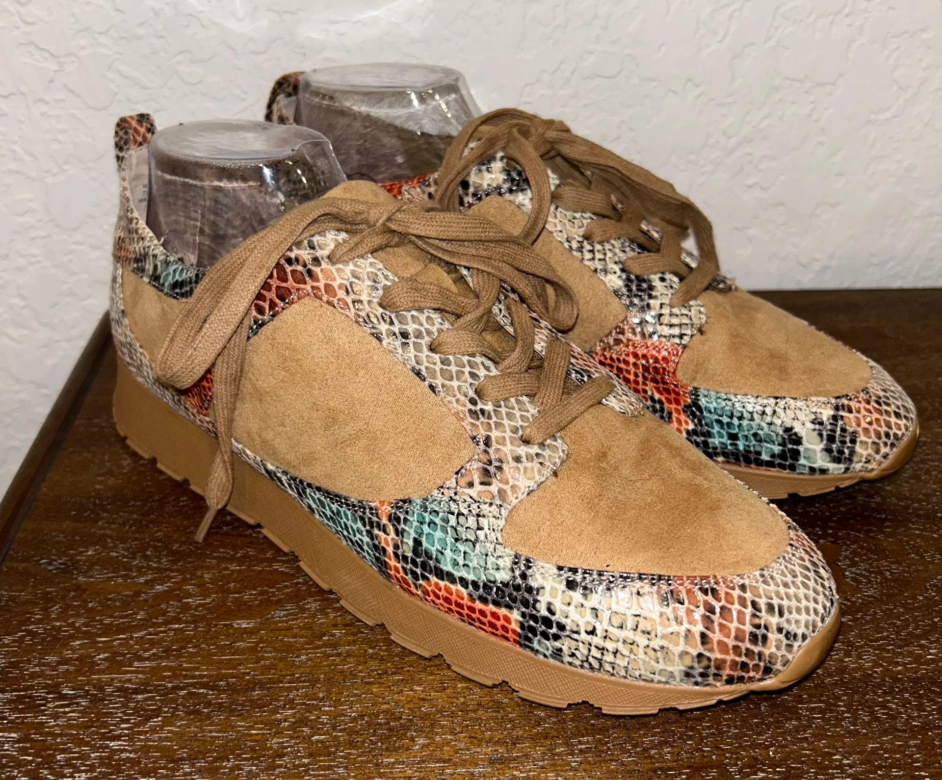 G.I.L.I Got it Love it Janna Snakeskin Print Lace Up Platform Sneaker Shoes Multiple Size 11 - Image 2