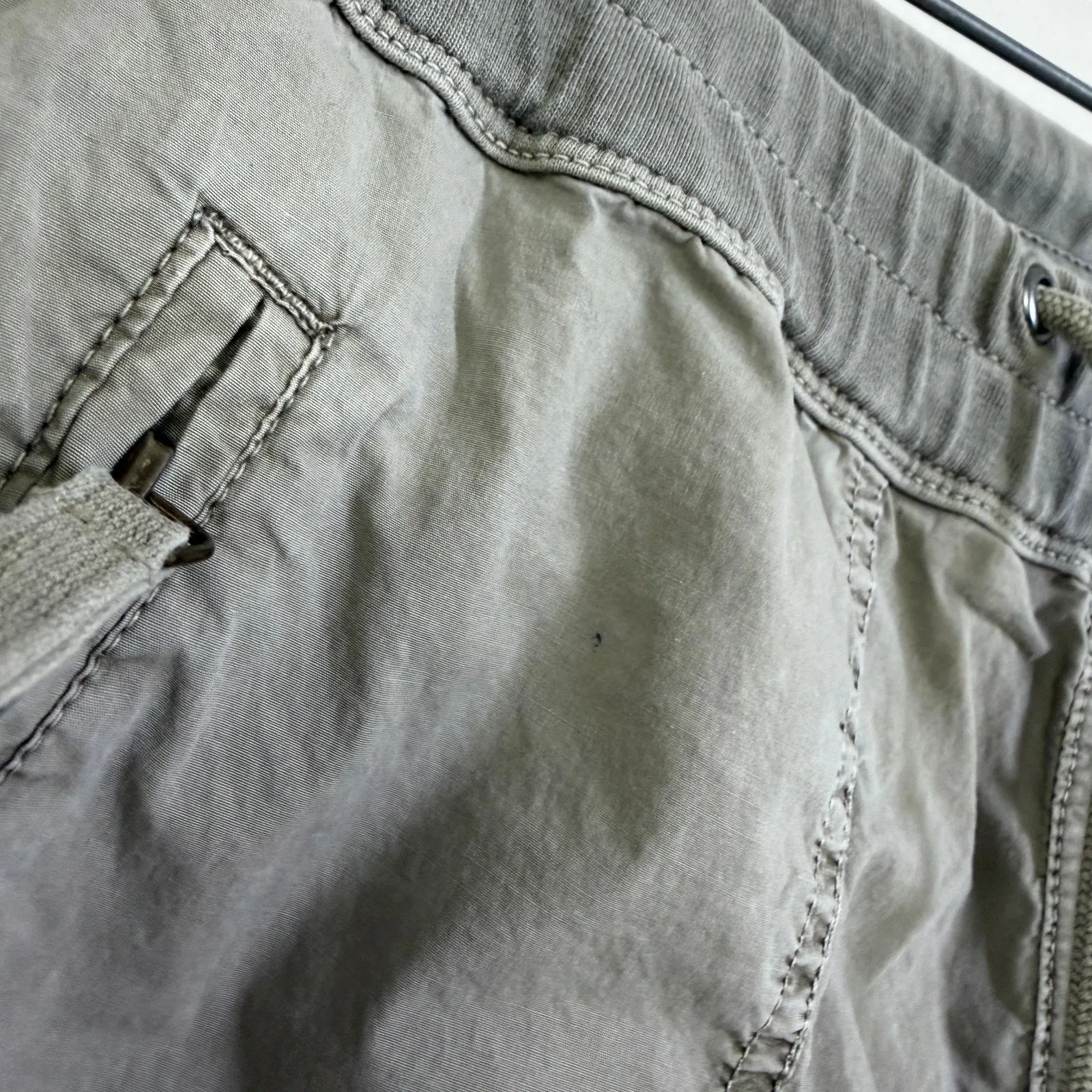 Standard James Perse Zip Pocket Utility Pants Size 2 Womens Cotton Crop 31x25.5 - Image 4