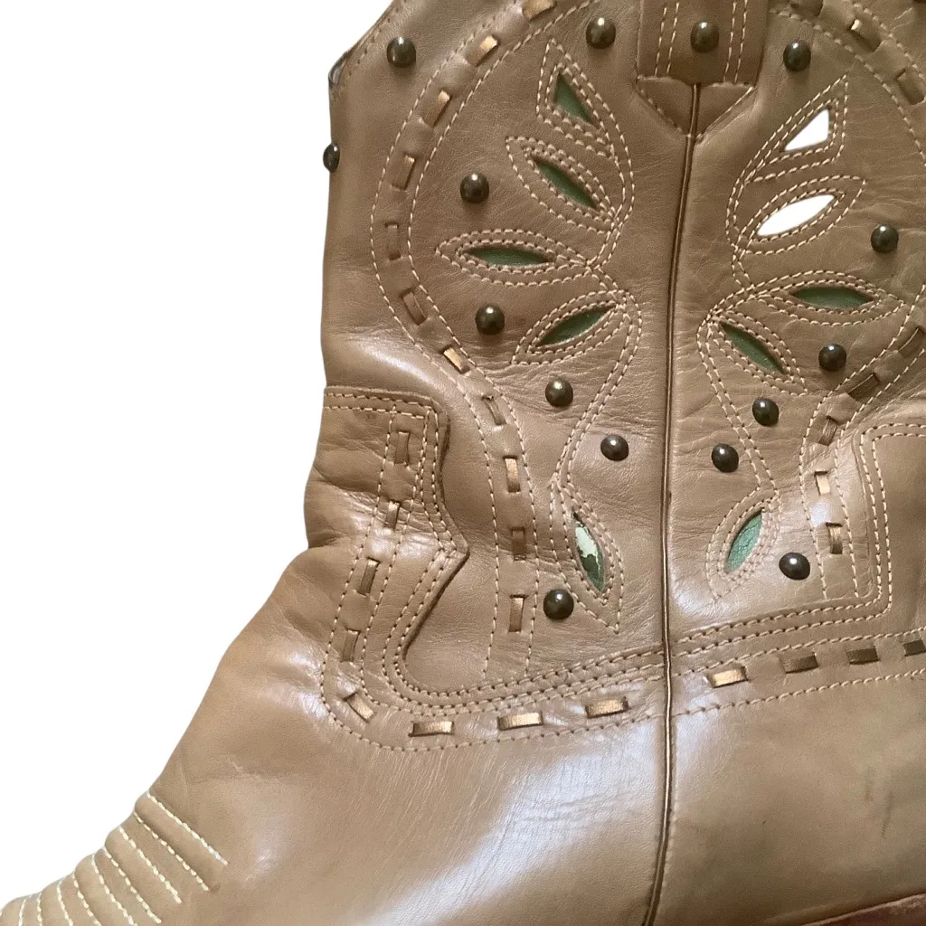 Women’s western cowboy boots embroidered leather with studs Sz 10 made in Italy Yellow - Image 12