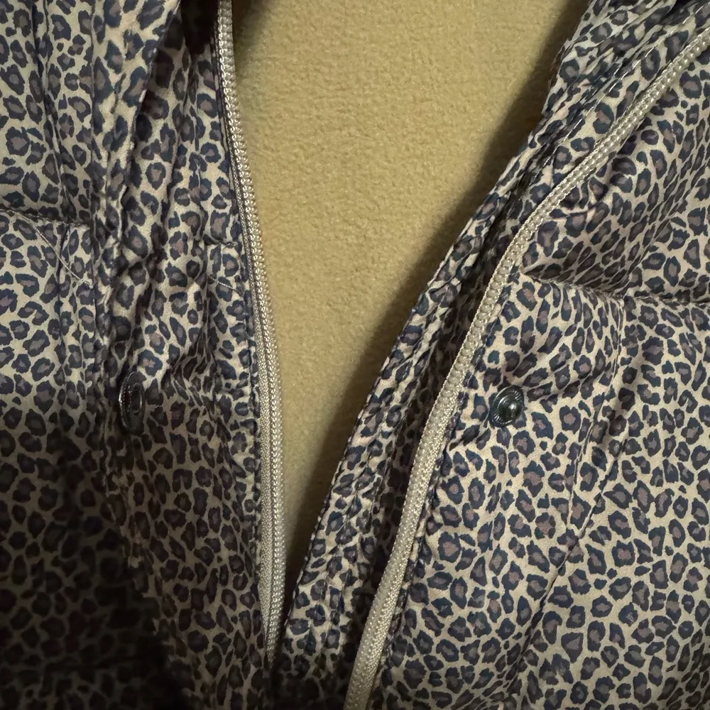 NWT Amazon essentials puffer women’s winter coat/jacket Brown Size M - Image 4