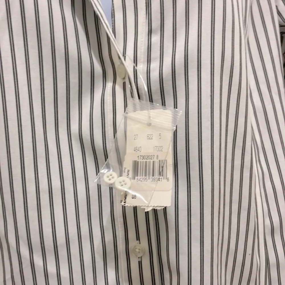 NWT - Brooks Brothers Fitted Button Down Long Sleeve Top - Image 4