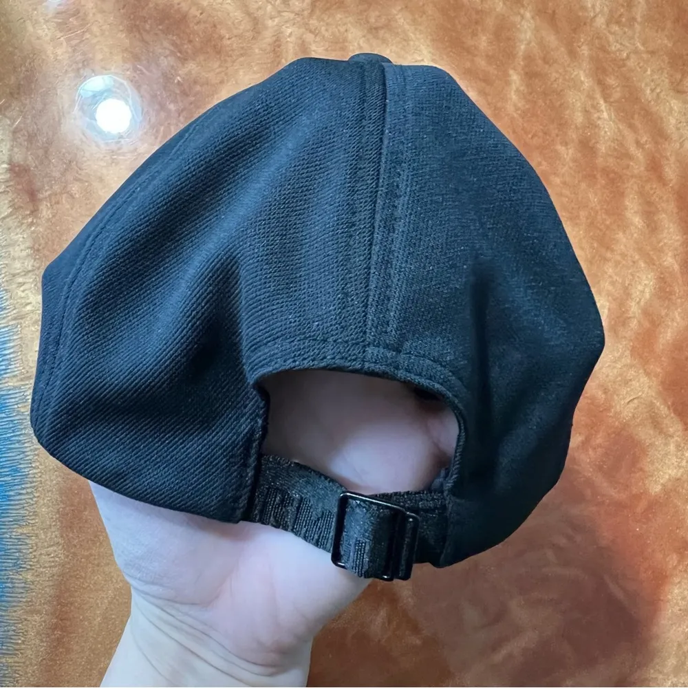 Under Armour  Free Fit Adjustable Baseball Hat black - Image 3