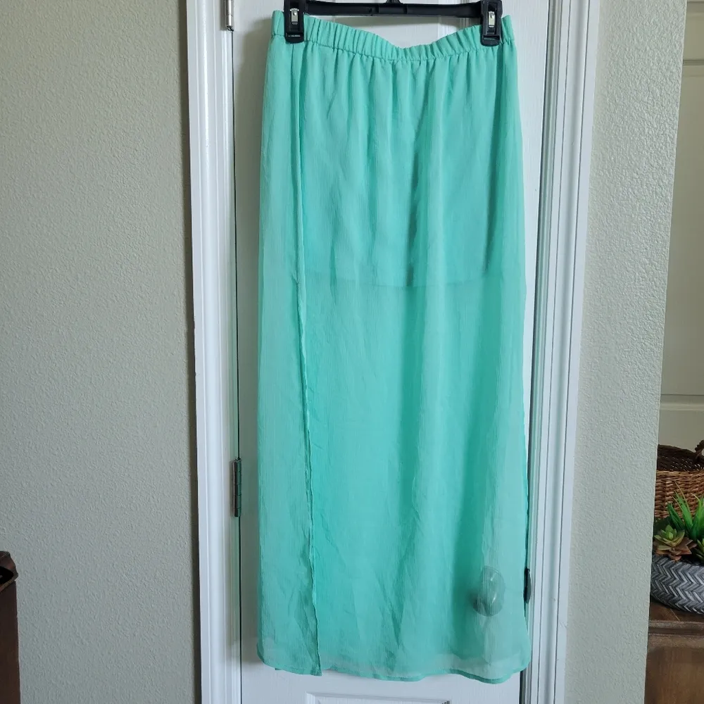 Nwt Express maxi skirt sheer with mini skirt lining new size xs seafoam green - Image 4