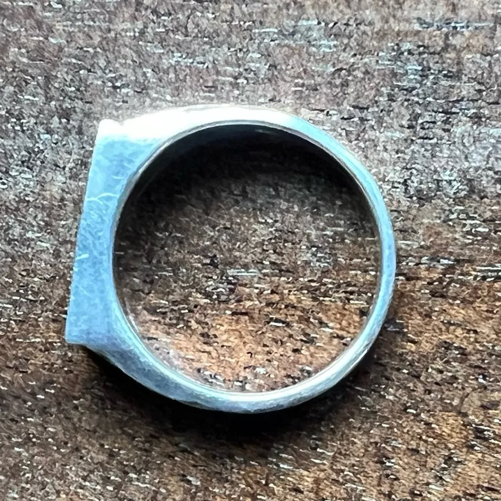 Love carved stamped sterling silver ring - Image 4