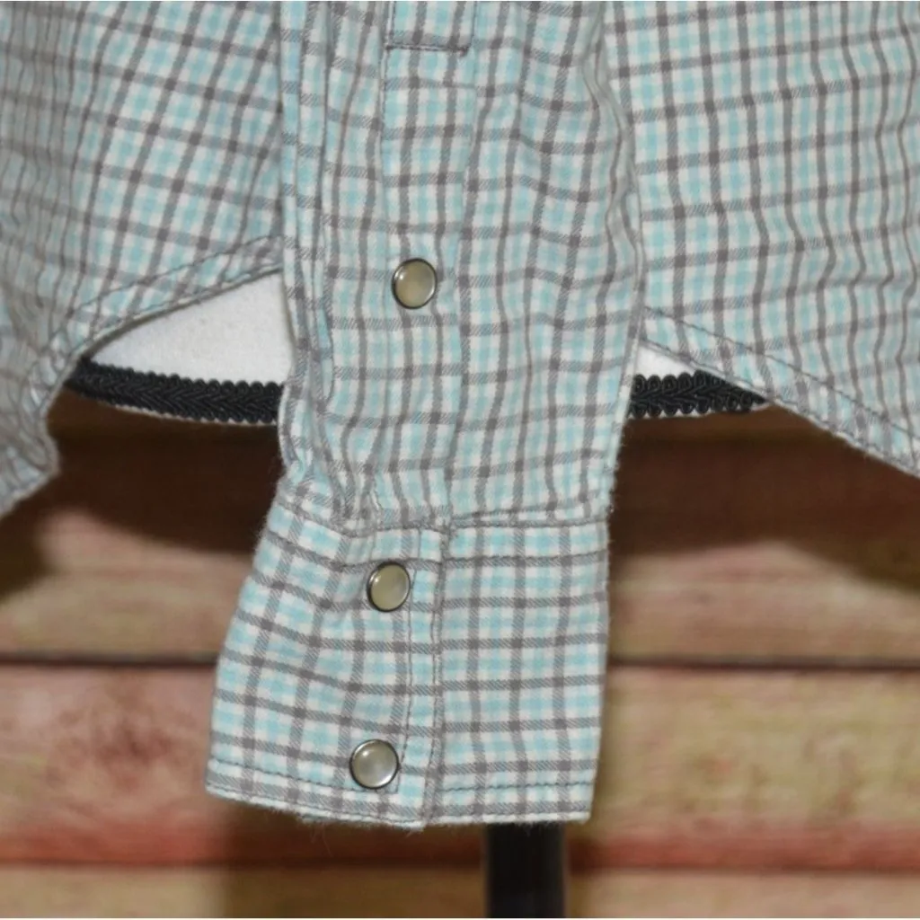 Old Navy Plaid Pearl Snap Shirt Size M Lightweight Flannel Cowgirl Western Rodeo - Image 6