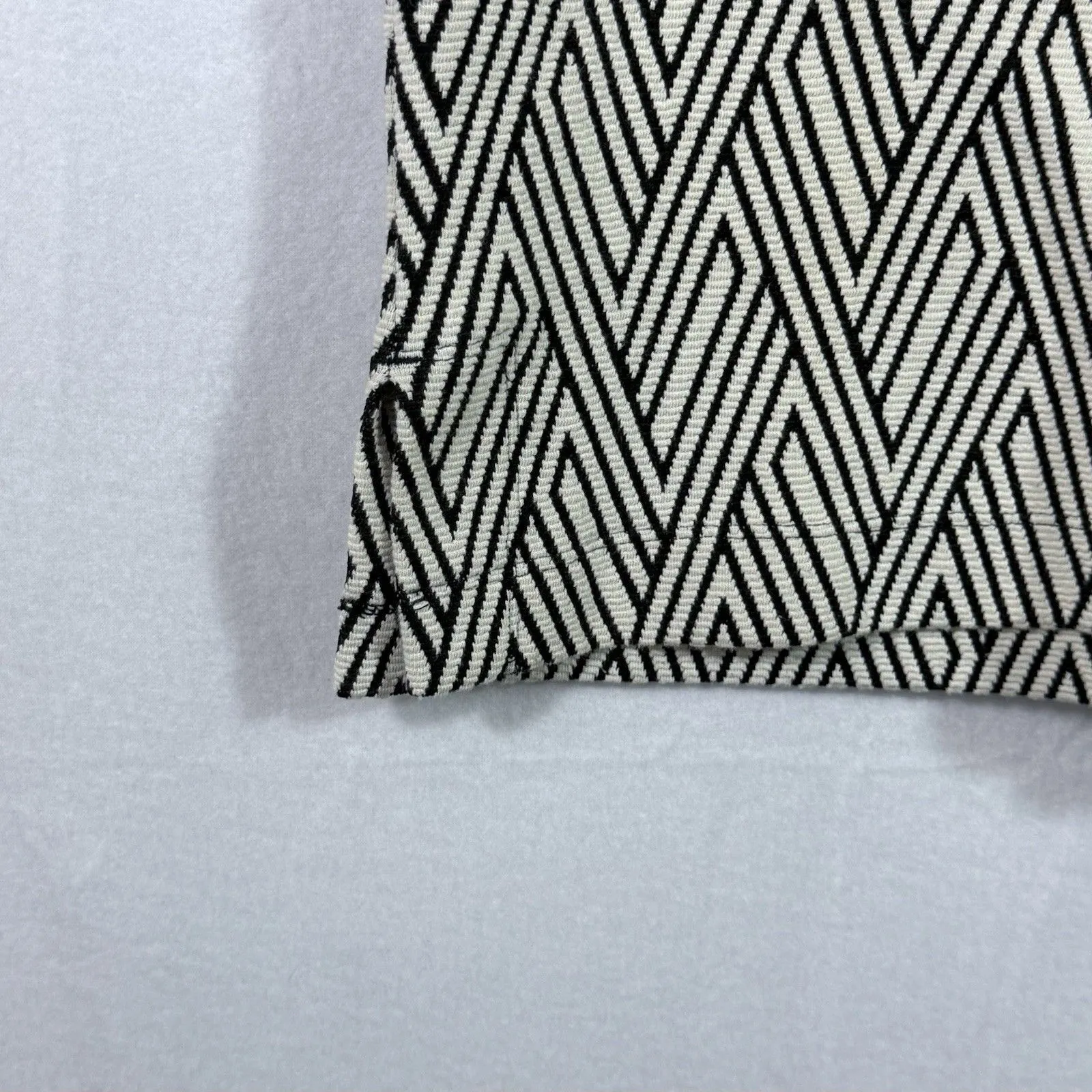 Chico's Cream Black Diamond Jacquard 3/4 Sleeve Top Blouse Size 1 US M Workwear - Image 7