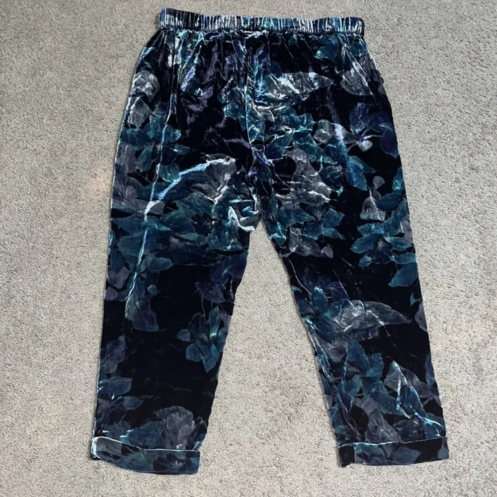 Johnny Was Glowing Iris Cuffed Pant Sill Velvet Blue Floral Large - Image 9