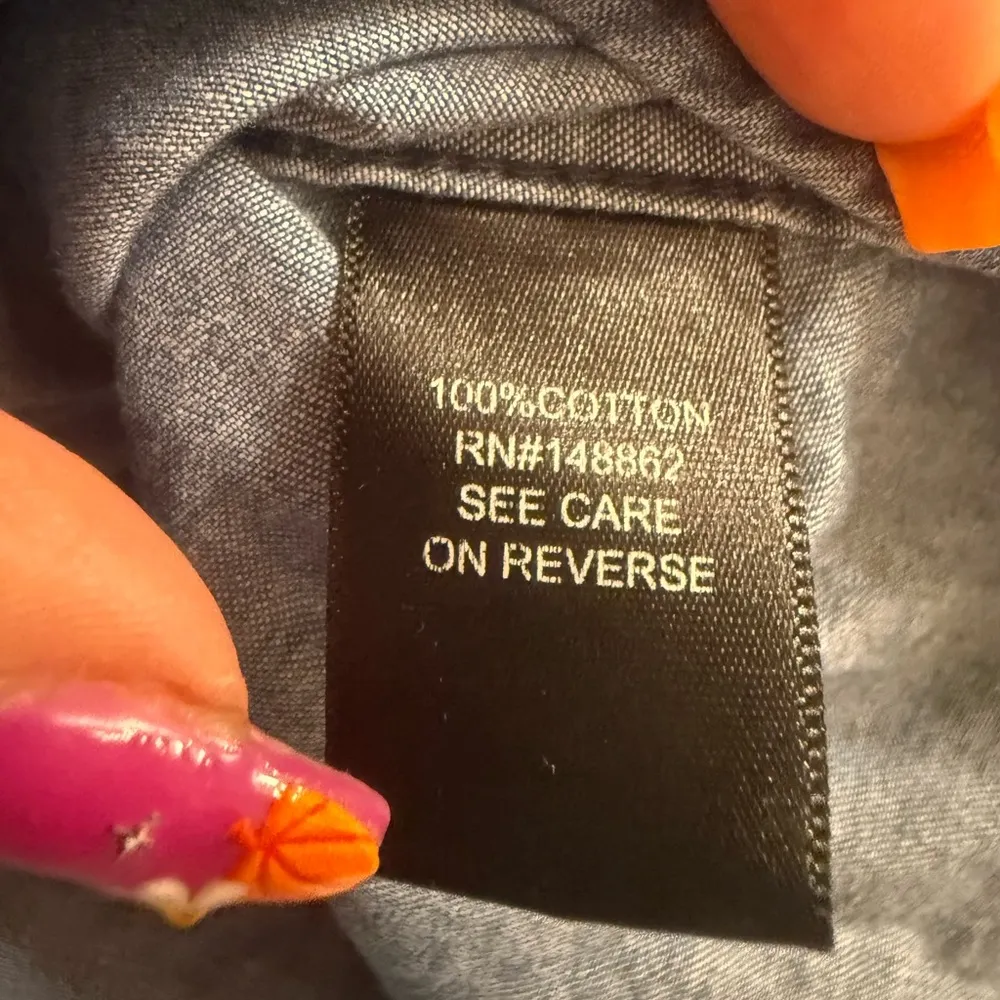 Torrid Taylor Medium Wash Chambray Denim Button-Down Shirt - size 1 - Image 6