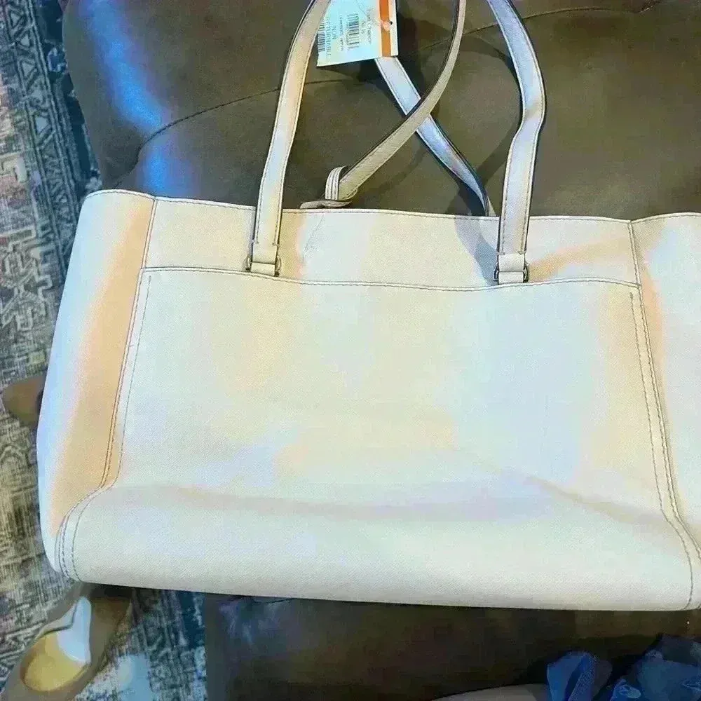 Saffiano Leather Tote Bag Pink. NWOT - Image 4