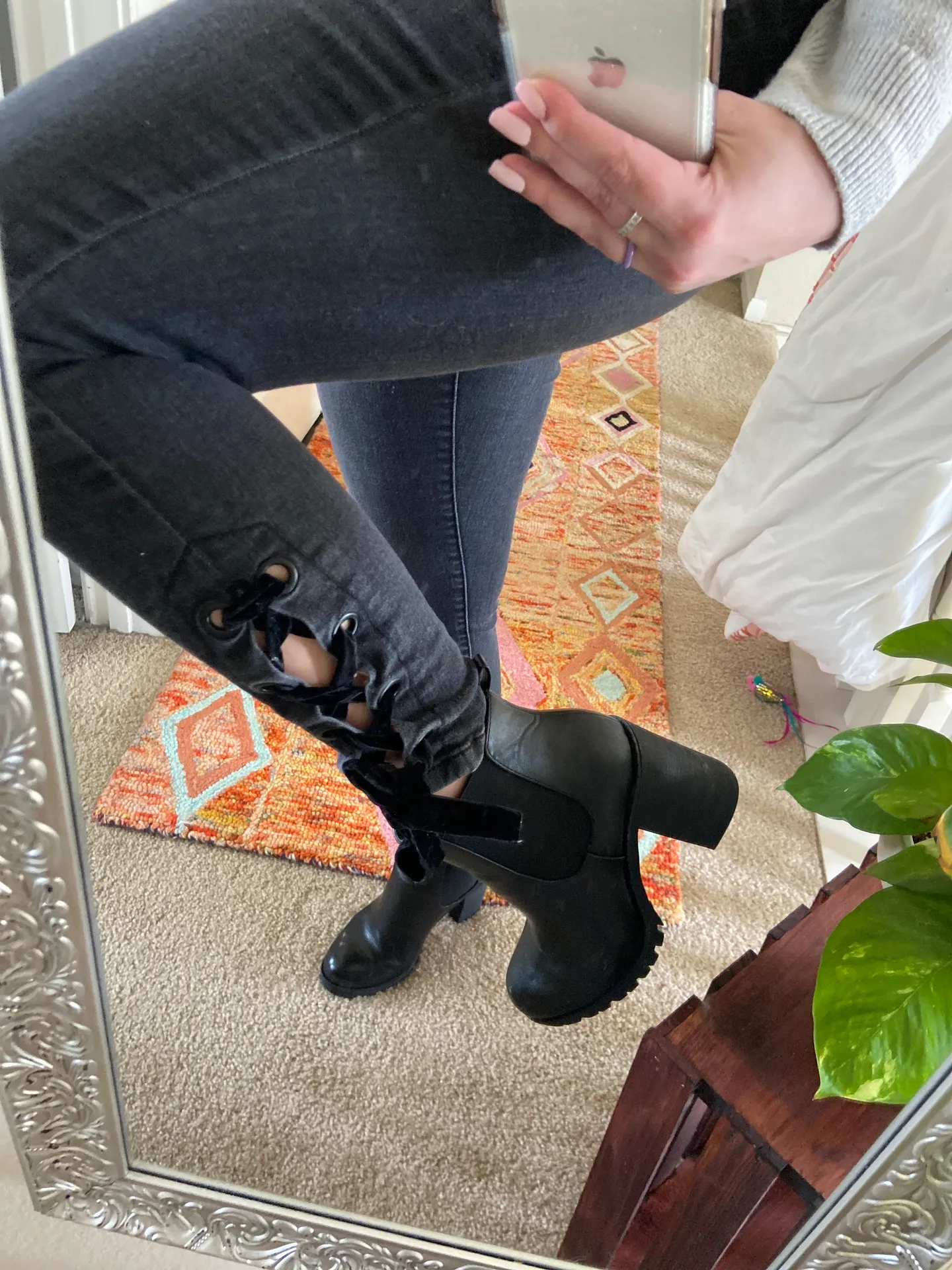 Black Skinny Jeans - Image 2