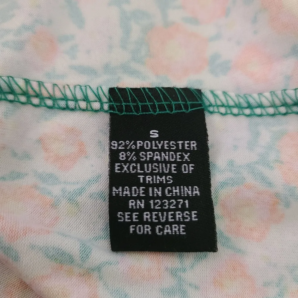 Riley & James T-shirt w/ matching hair accessory Size Small - Image 6