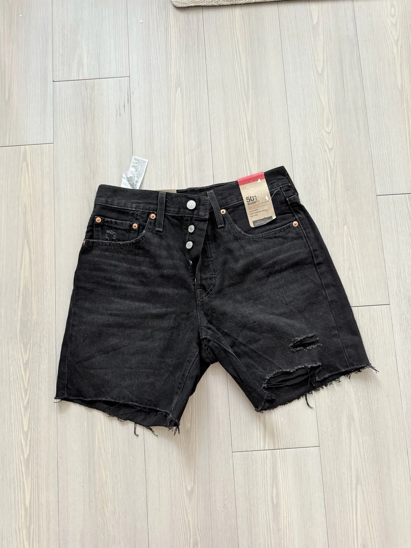 Levi’s 501 midi shorts black denim  - Image 3