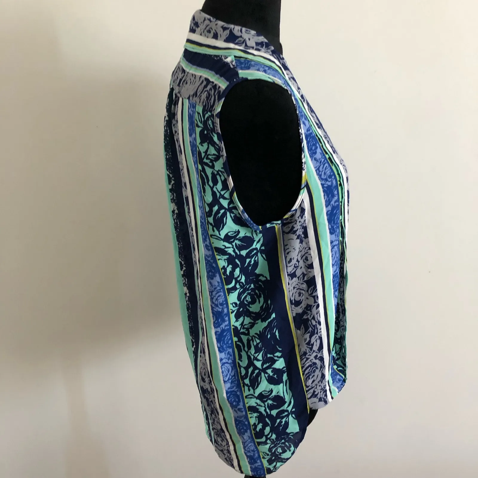 Three Eighty Two Women's Blue Striped Floral Print Sleeveless Blouse, Size Small - Image 9