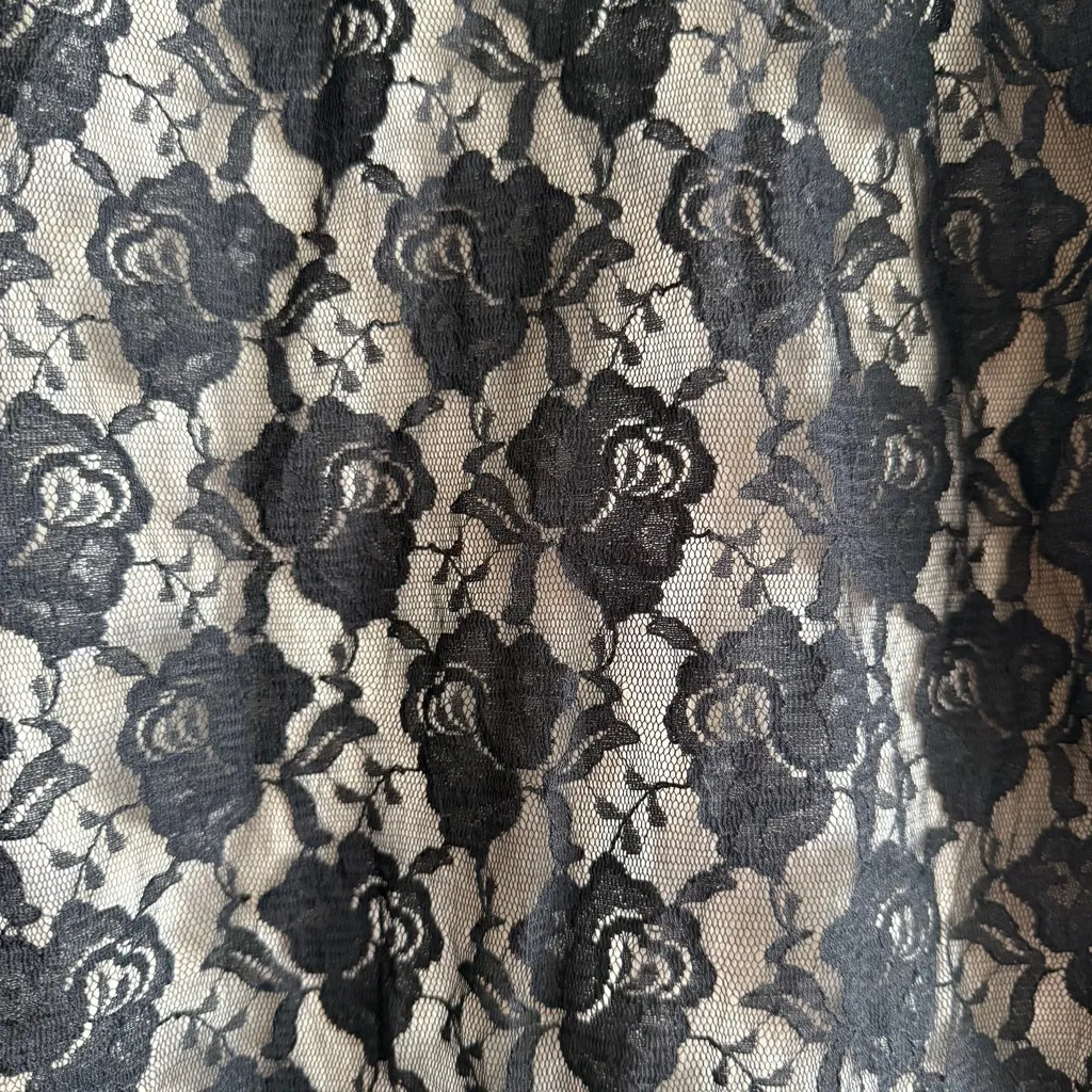 Black Floral Lace Sheer Cardigan Medium Long Sleeve Lightweight Romantic Top - Image 8