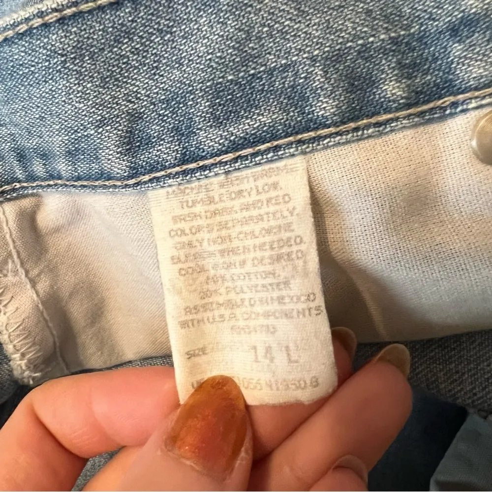 Light Wash Denim Riders Vintage Jeans - Image 8