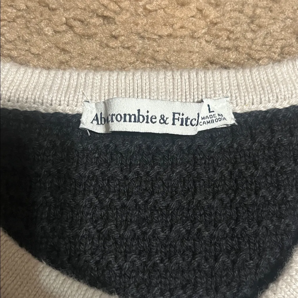 Abercrombie & Fitch A&F LuxeLoft Sweater Cardigan Gold Buttons Black Cream Large - Image 6