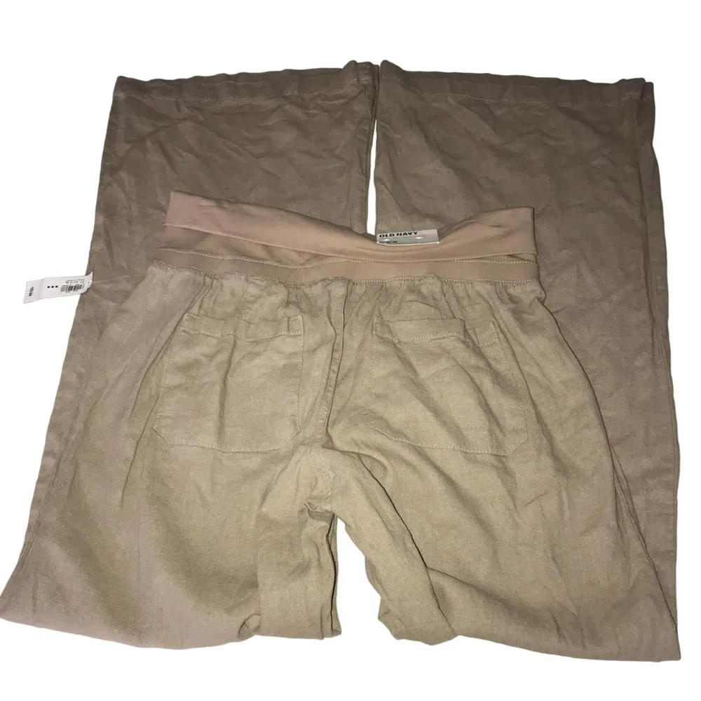 OLD NAVY WIDE LEG LIGHTWEIGHT AIRY PANTS MEDIUM - Image 2