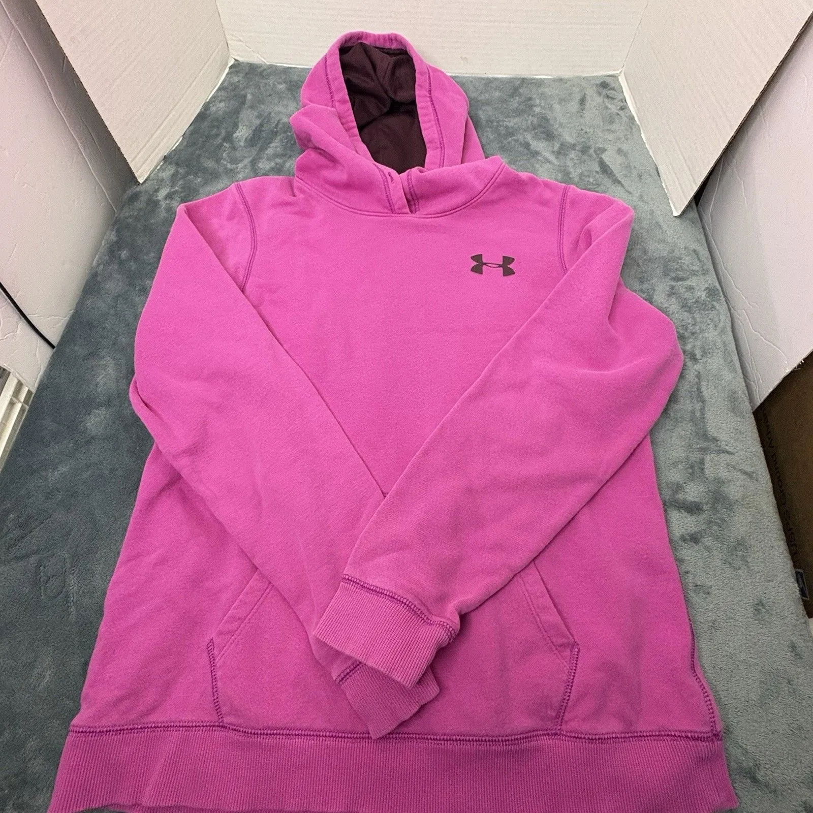 Under Armour Woman’s Sz M Hoodie Pink Pullover Front Pocket Pouch Athleisure Size M - Image 7
