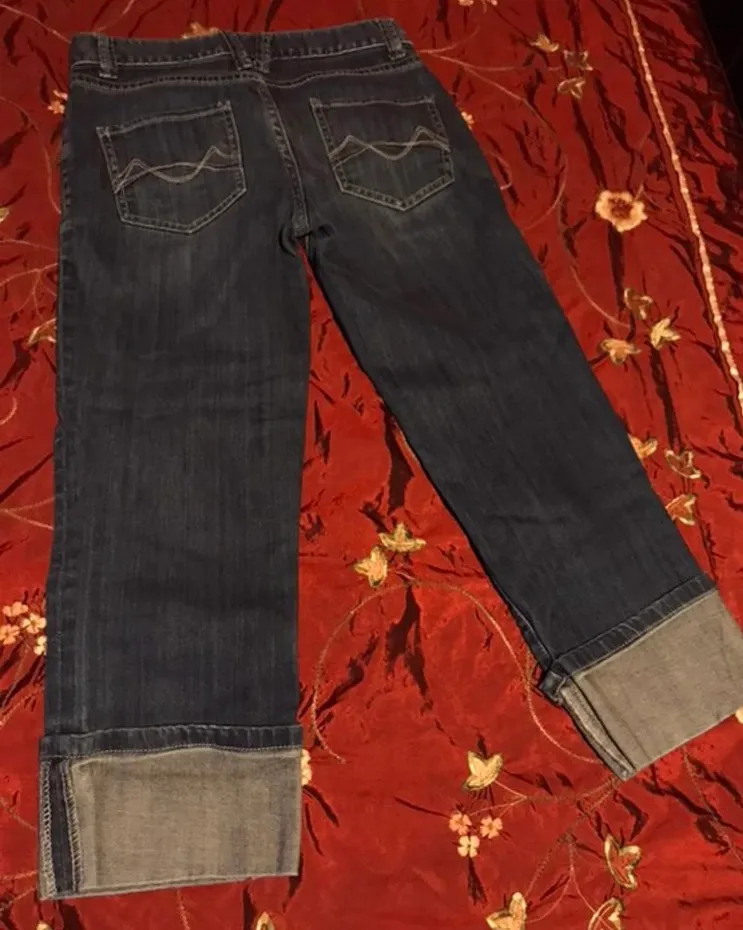 New Mossimo Capri Bottom Cuff Jeans - Image 4