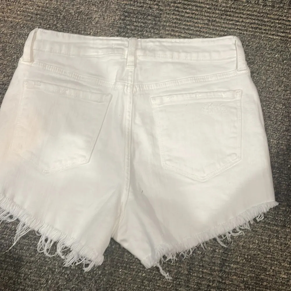 Eunina White Denim  Lulú high rise cut off shortie size Medium - Image 3