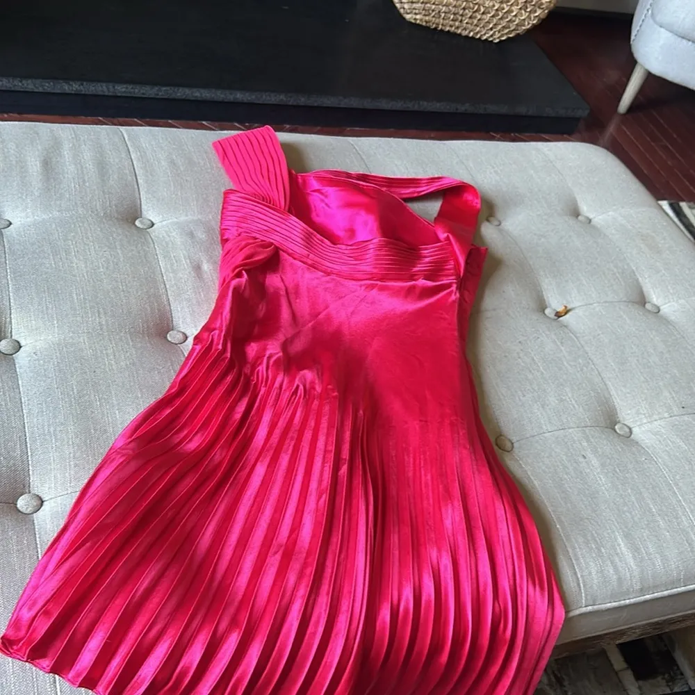 La Femme Pink Pleated Satin Mini Cocktail Dress Size 2 - Image 8