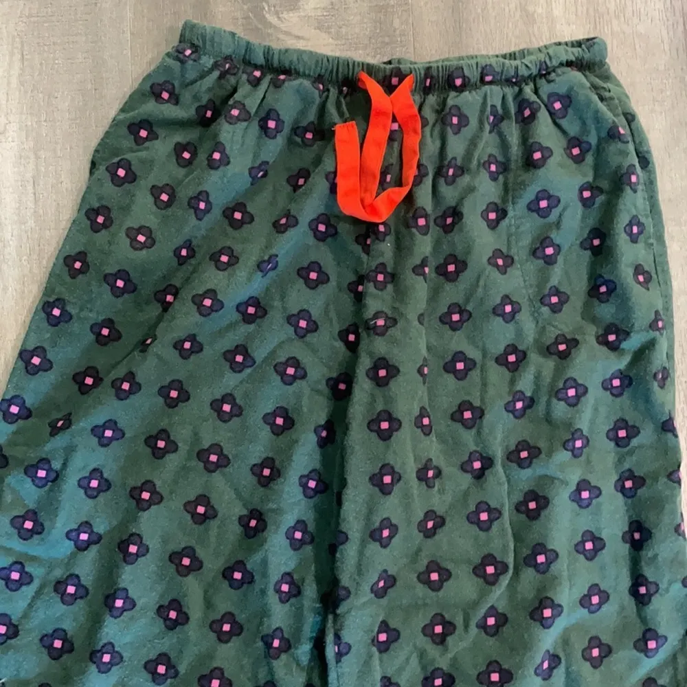 Room service green pattern pajamas large - Image 3