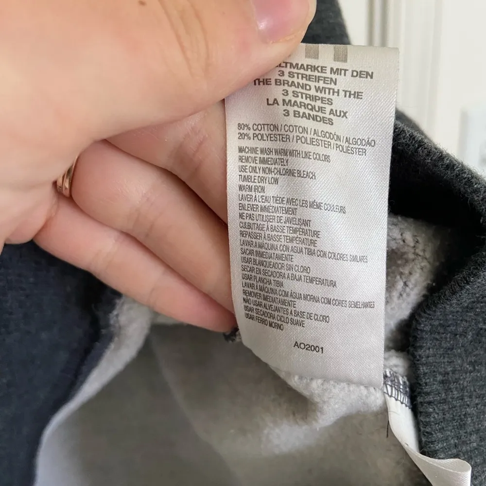 NWOT | Adidas women’s cropped embroidered logo crewneck —‎ large - Image 5