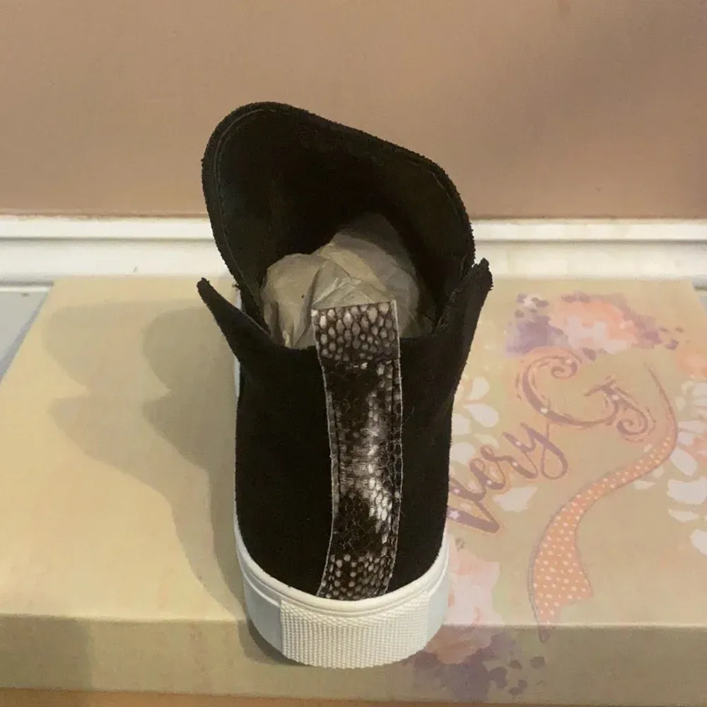 NIB Very G Suede Like Sneakers - Image 5