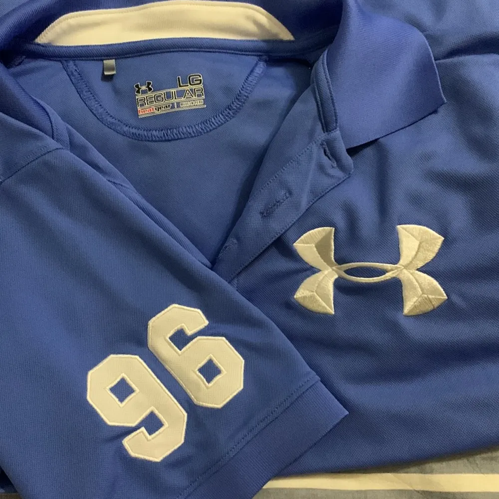 Ladies size Large Blue Under Armour Polo Style Shirt - Image 5