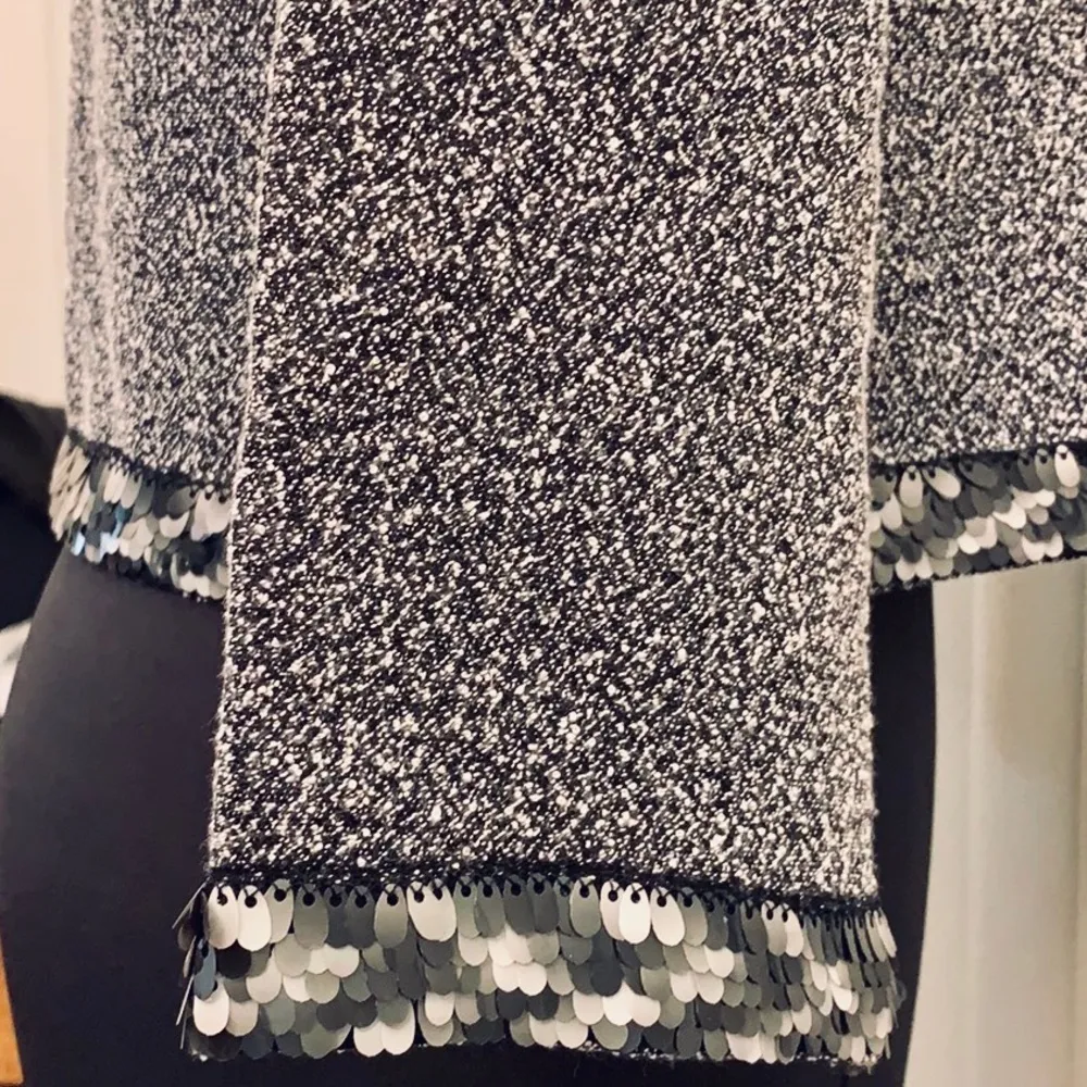 Steve Madden sequin trimmed cropped jacket. EUC. - Image 4