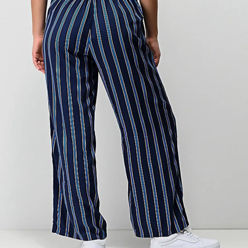 Vans NWT Suma Time Skydriver Navy and Blue Striped Pants w/ Pockets - Image 2